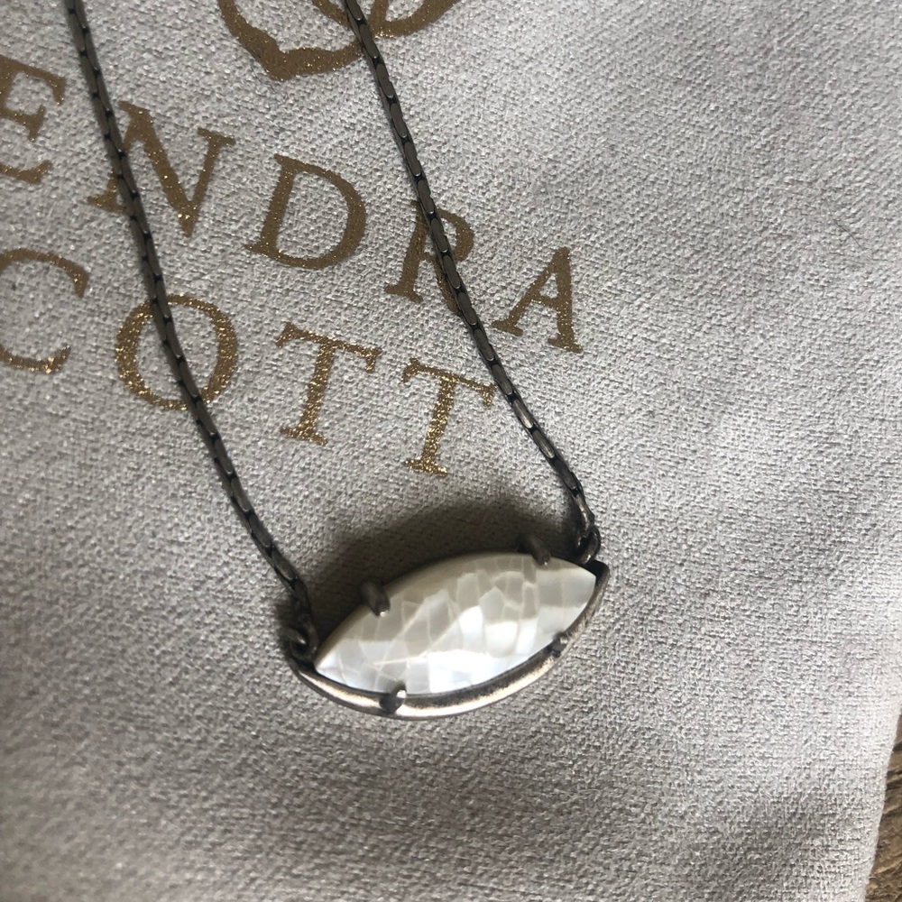 Kendra Scott Meghan Necklace Antique Silver& Ivory